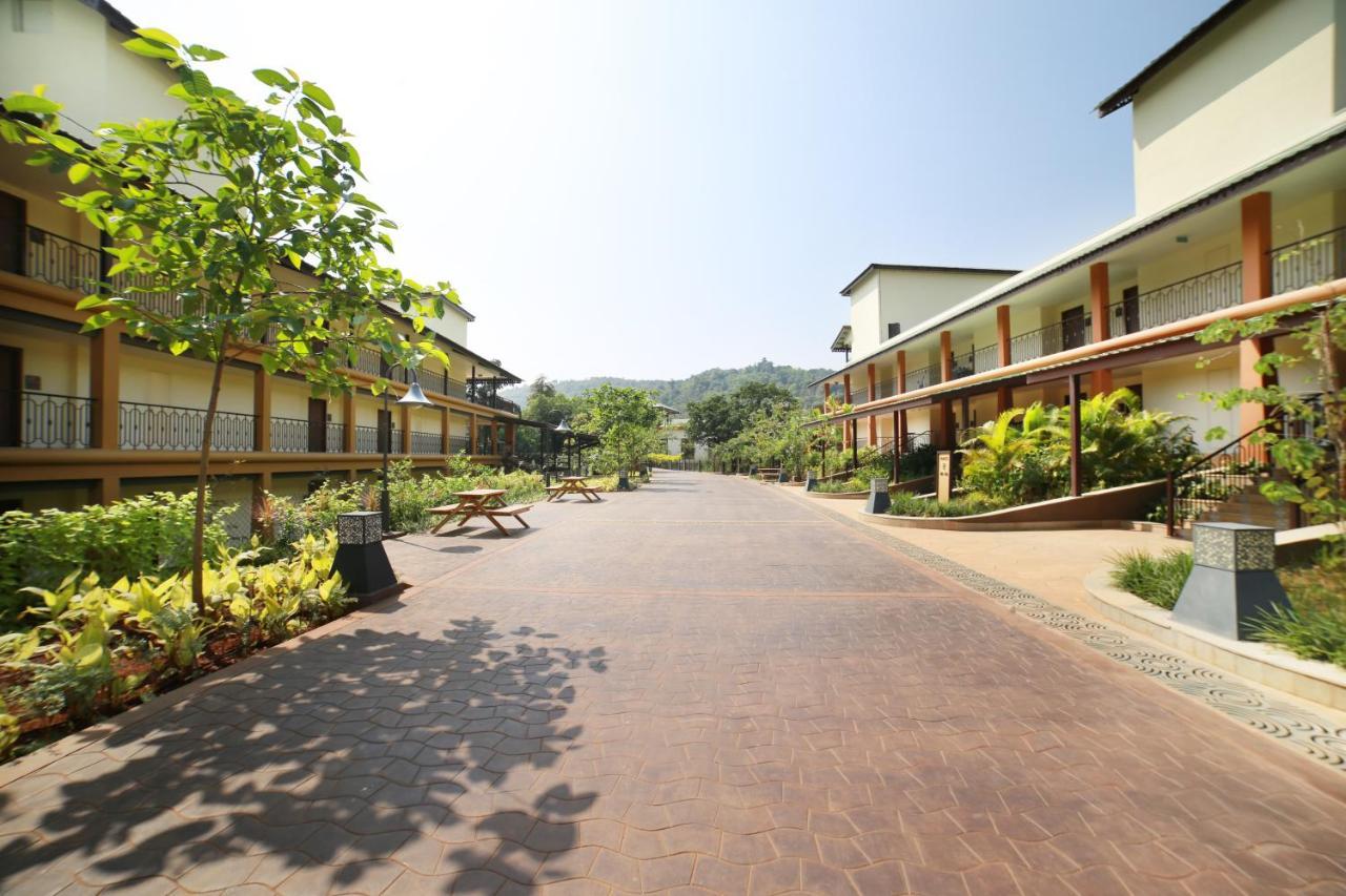 Hotel Club Mahindra Assonora Extérieur photo